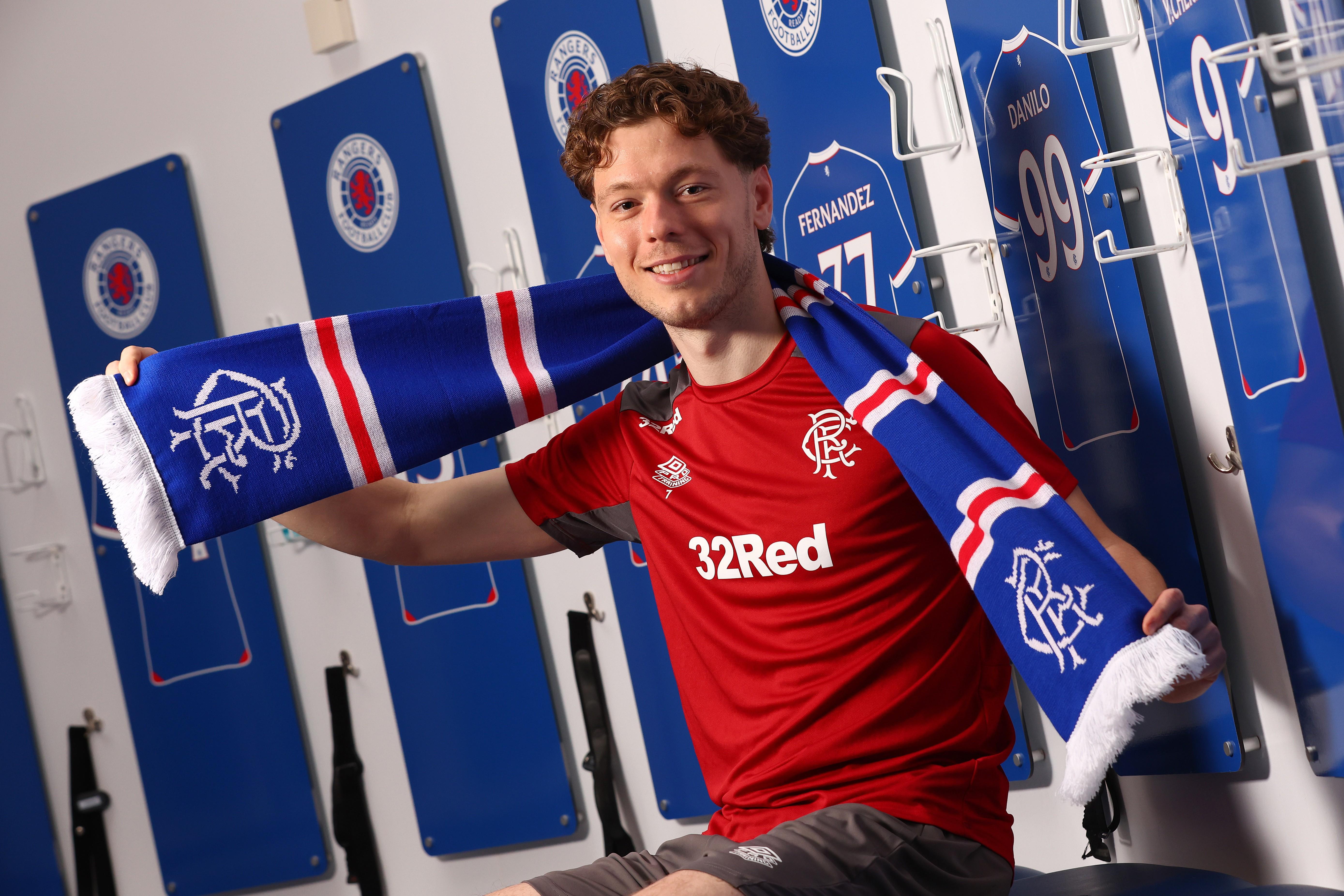 开云体育-官方：沃尔夫斯堡边锋奥尔森租借加盟流浪者，含选择买断条款